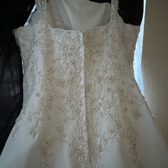 Davids Bridal Dress Used - Picture 2 of 8